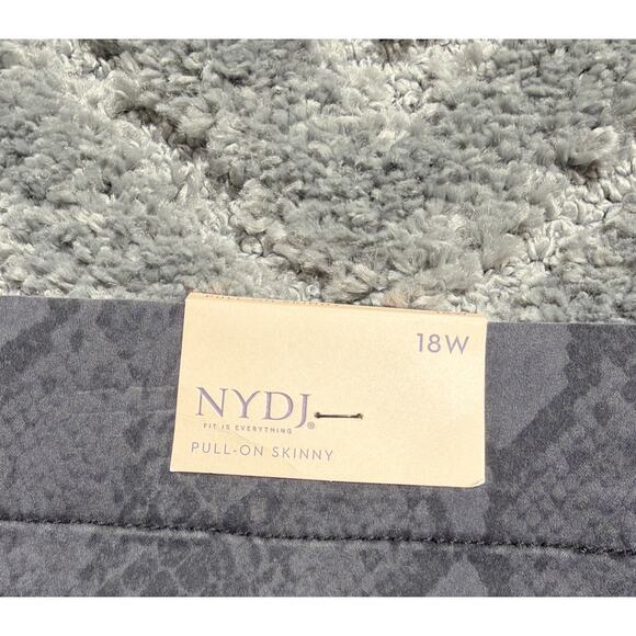 NYDJ Women's Alina Printed Pull On Skinny Ankle Jeans Side Slit Size 18W New - Picture 4 of 9